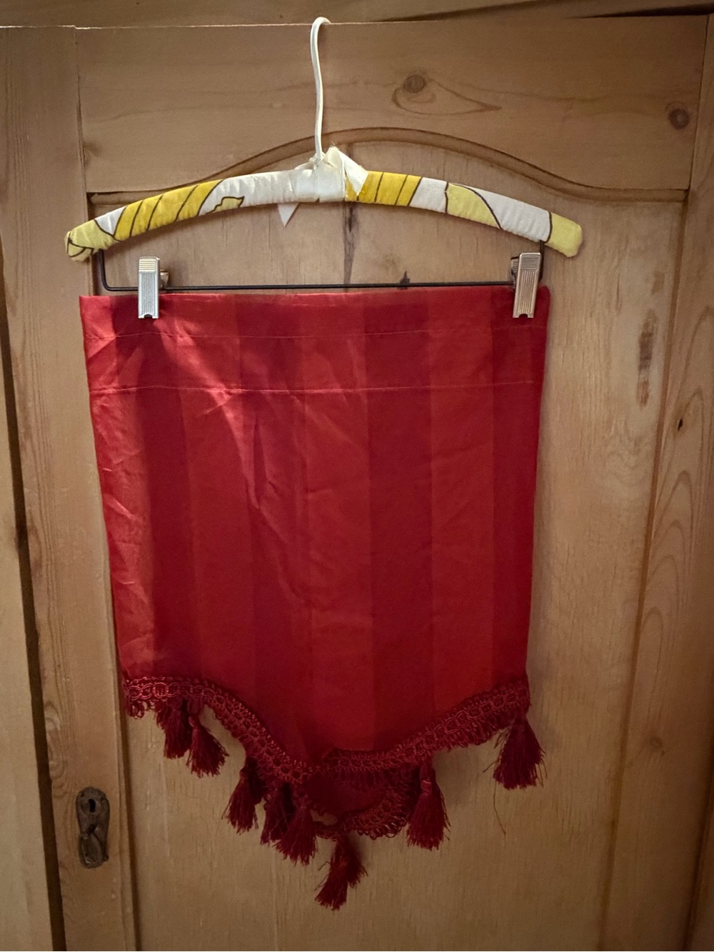 Vintage Red Tassel Curtain🍷🕯️🏠